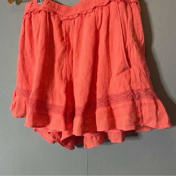 Abercrombie & Fitch Pink Skorts with Ruffled Hem size small - Picture 3 of 10